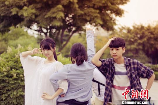圖為：微電影《會(huì)有花開》劇照?！『涡肋h(yuǎn) 攝