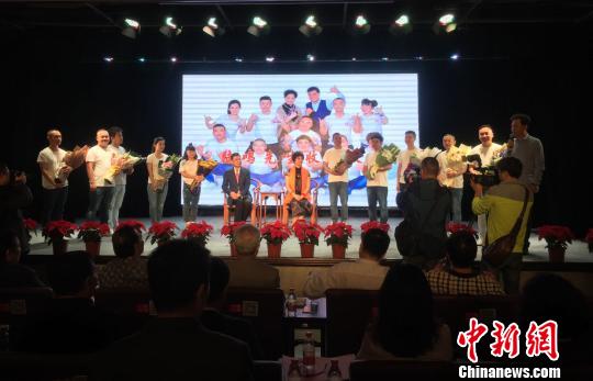 漢派相聲領(lǐng)軍人陸鳴收徒盼地方曲藝后繼有人