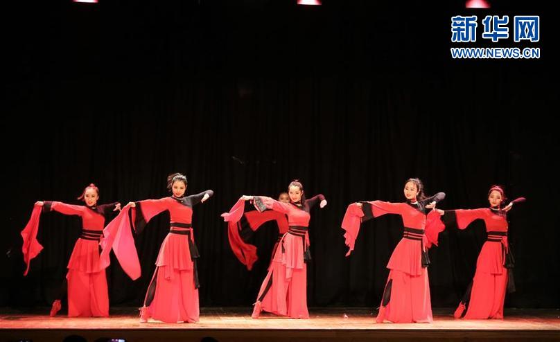 （XHDW）（2）四川“錦繡中國(guó)”民俗表演亮相科威特藝術(shù)節(jié)